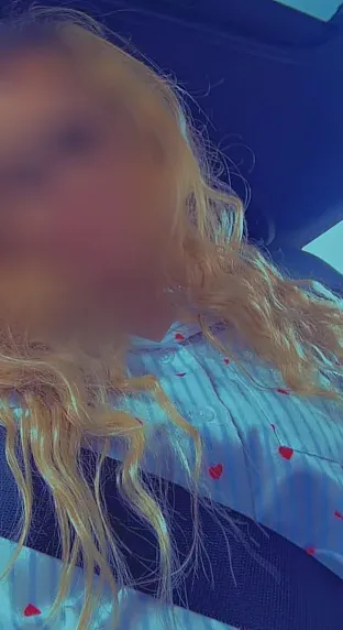 Amina, 28
