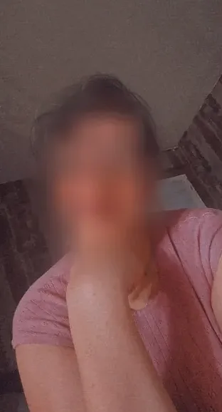Elisabeth, 27