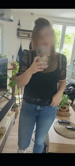 Emily, 34