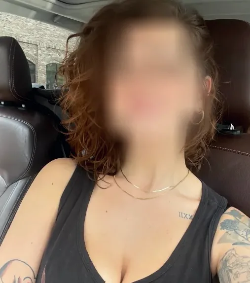 Hannah, 39