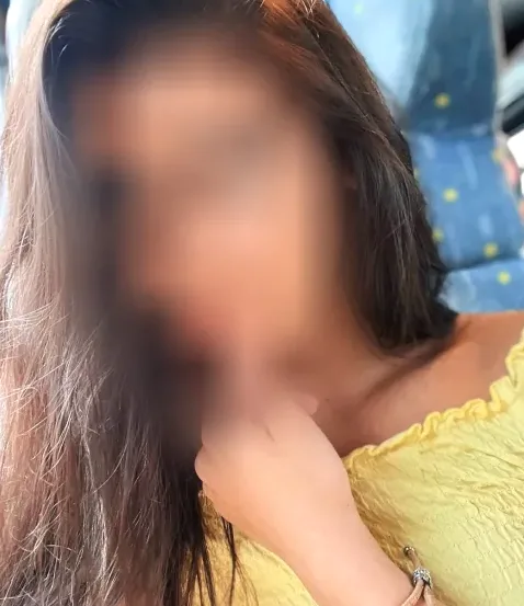 Ivana, 25