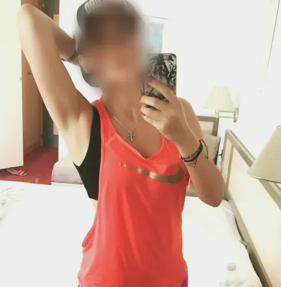 Jovana, 28