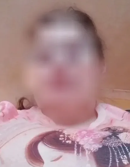 Manuela, 38
