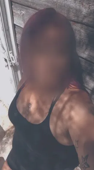 Michaela, 39