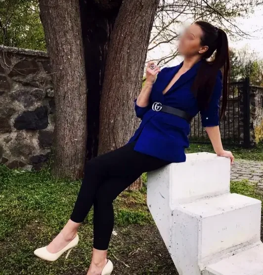 Nele, 35