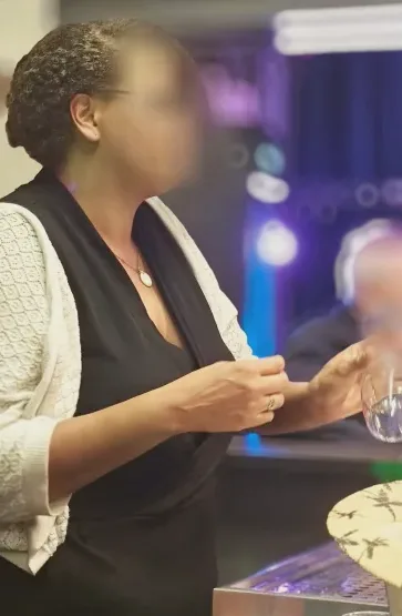 Nora, 37