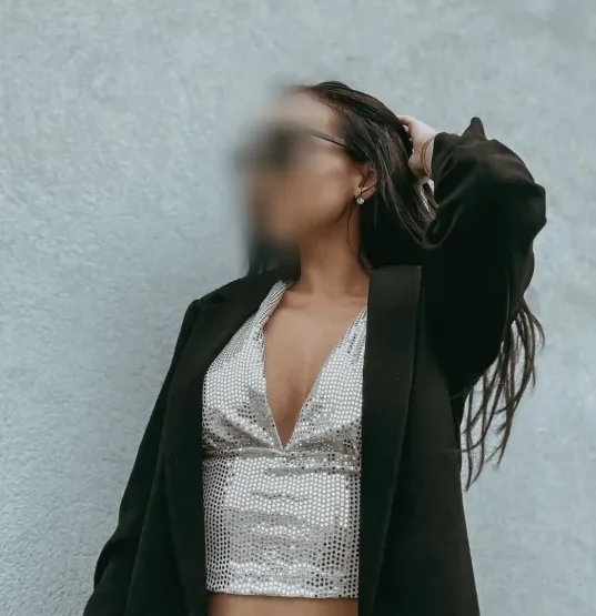 Sabine, 30