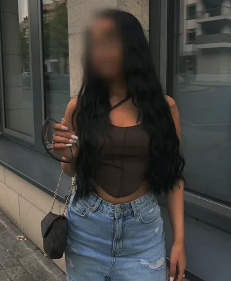 Selina, 19