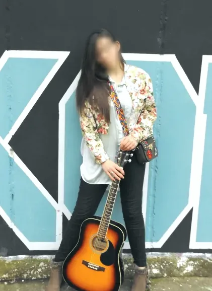 Simone, 30