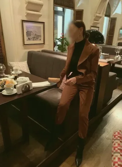 Sophie, 39