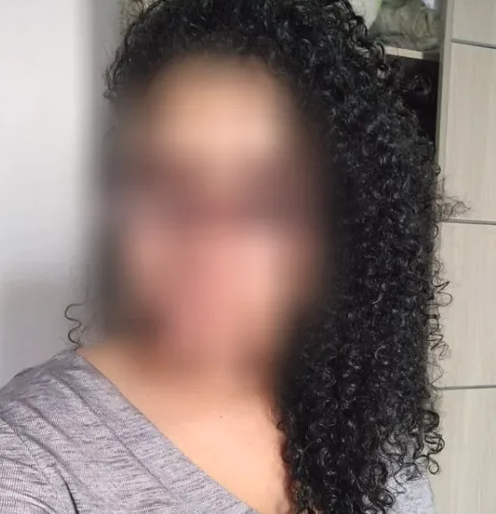 Vanessa, 34