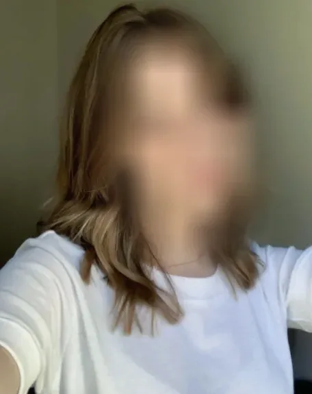 Viktoria, 28